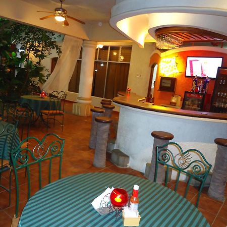 Hotel Quinta Maya Flores Exterior foto