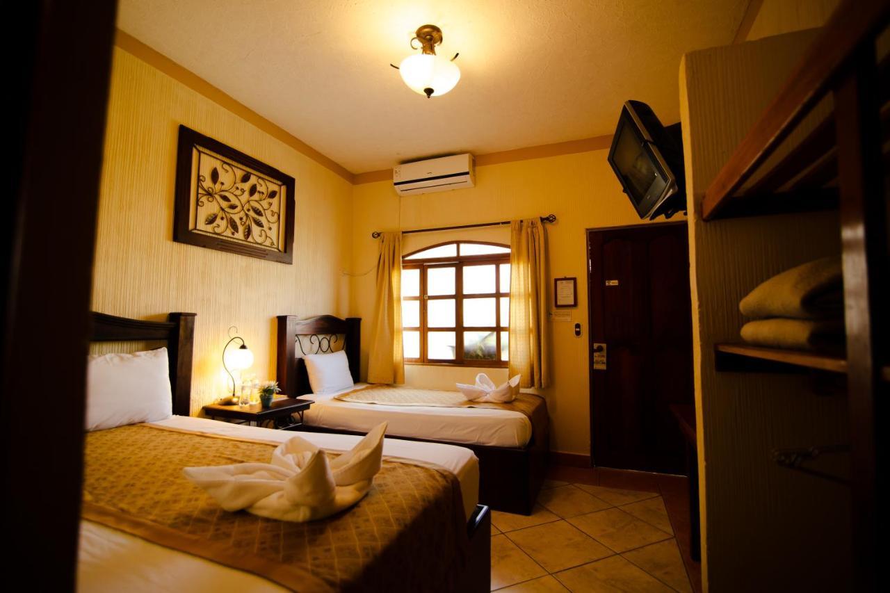 Hotel Quinta Maya Flores Exterior foto