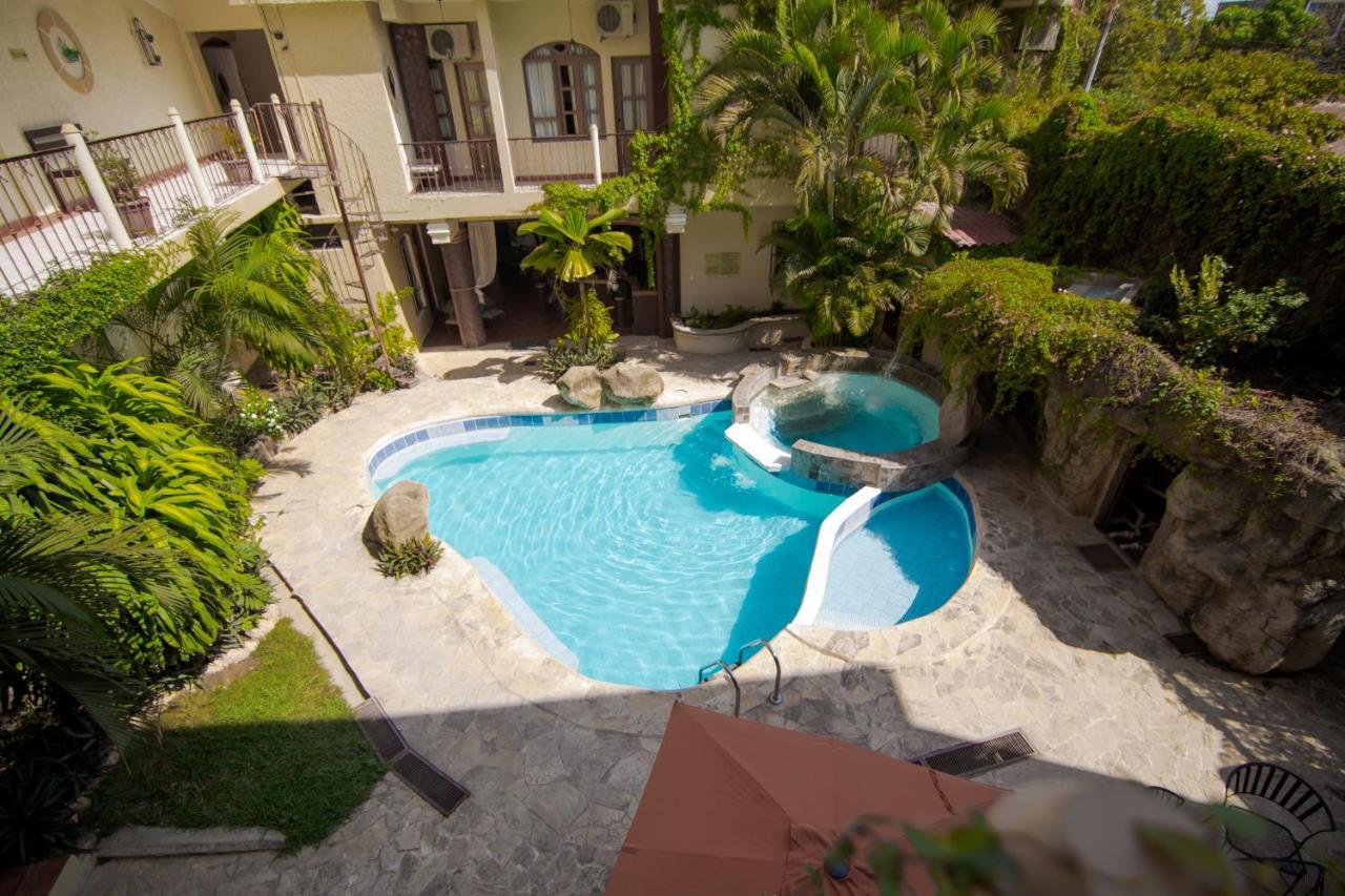 Hotel Quinta Maya Flores Exterior foto